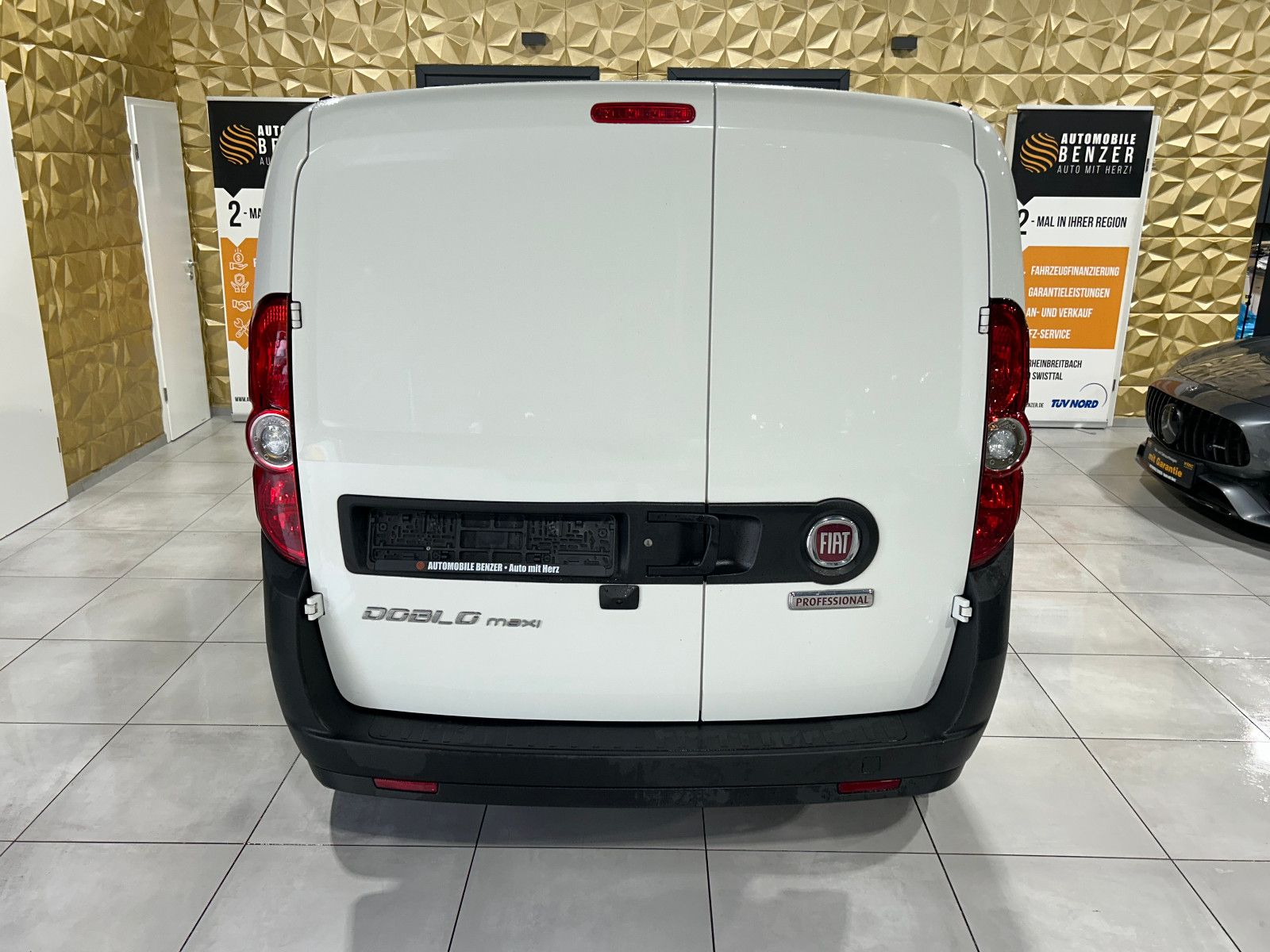 Fahrzeugabbildung Fiat Doblò MAXI/KAMERA/KLIMA/2-SITZ