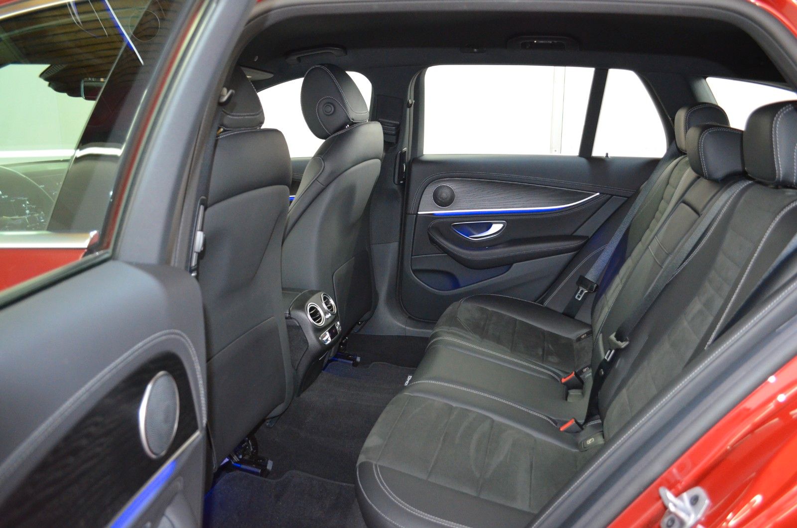 Mercedes-Benz E 400 D T 4M AMG-LINE"DISTR+"360"AHK"R-VIDEO"HUP foto 11