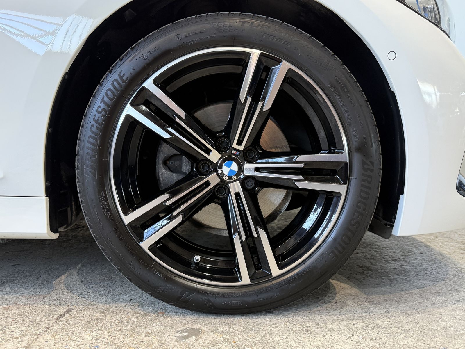 Fahrzeugabbildung BMW 320i |Panoramadach |Anhängerkuppl. |HiFi DAB