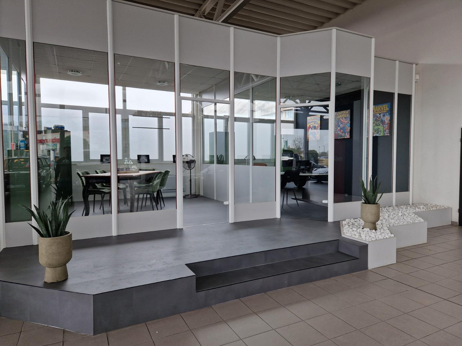 showroom-image-top