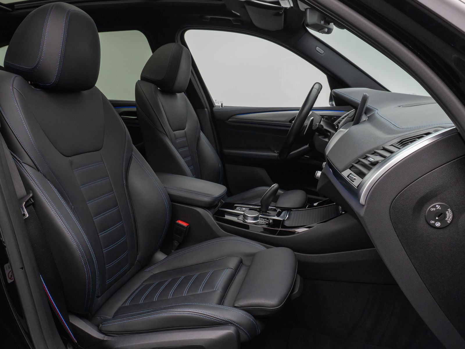 Fahrzeugabbildung BMW X3 xD30d M Sport Panorama Kamera HUD HiFi 19Zoll