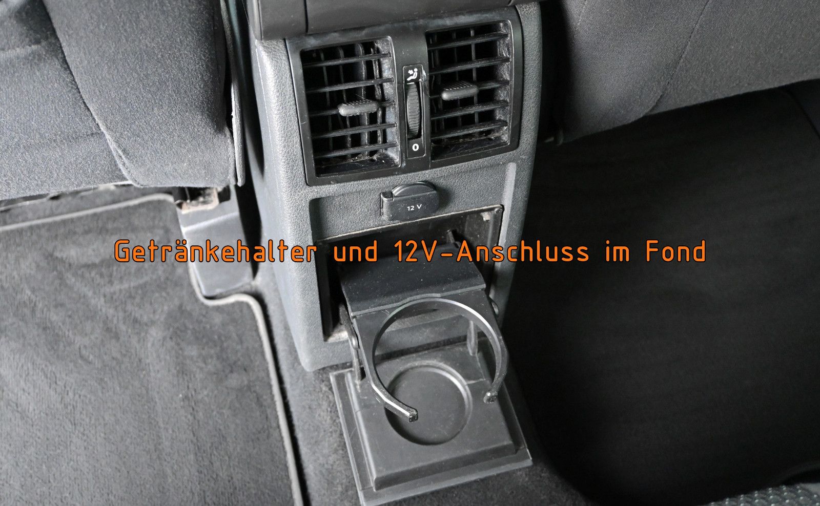 Fahrzeugabbildung Volkswagen Touran 1.6 TDI Comfortline °7-SITZE°KAMERA°02.28