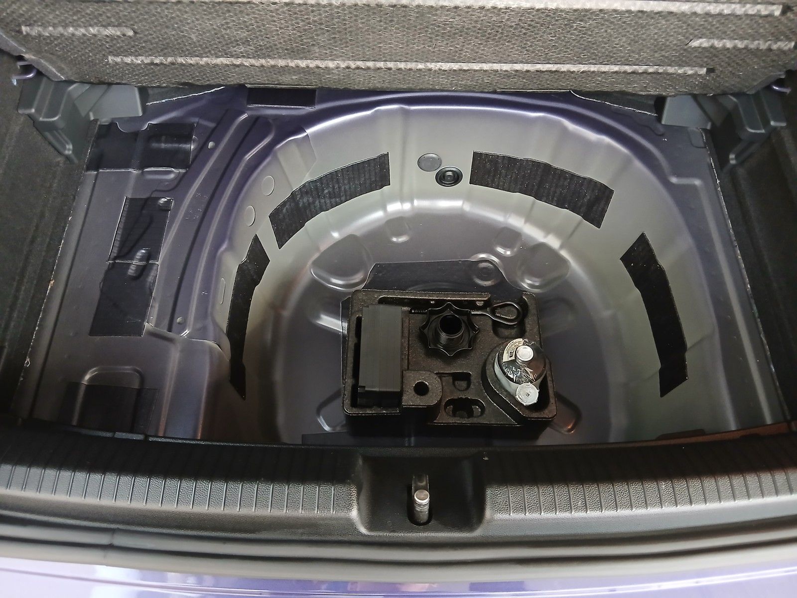 Fahrzeugabbildung Volkswagen Polo Move 1,0 TSI DSG + IQ.Drive + Navi + Kamera