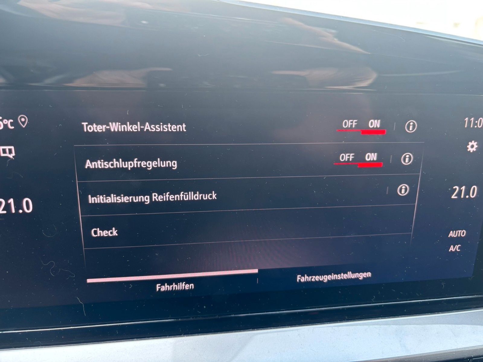 Fahrzeugabbildung Opel Mokka 1.2 Ultimate AHK/NAVI/SHZ/KAMERA/ACC/18"AL