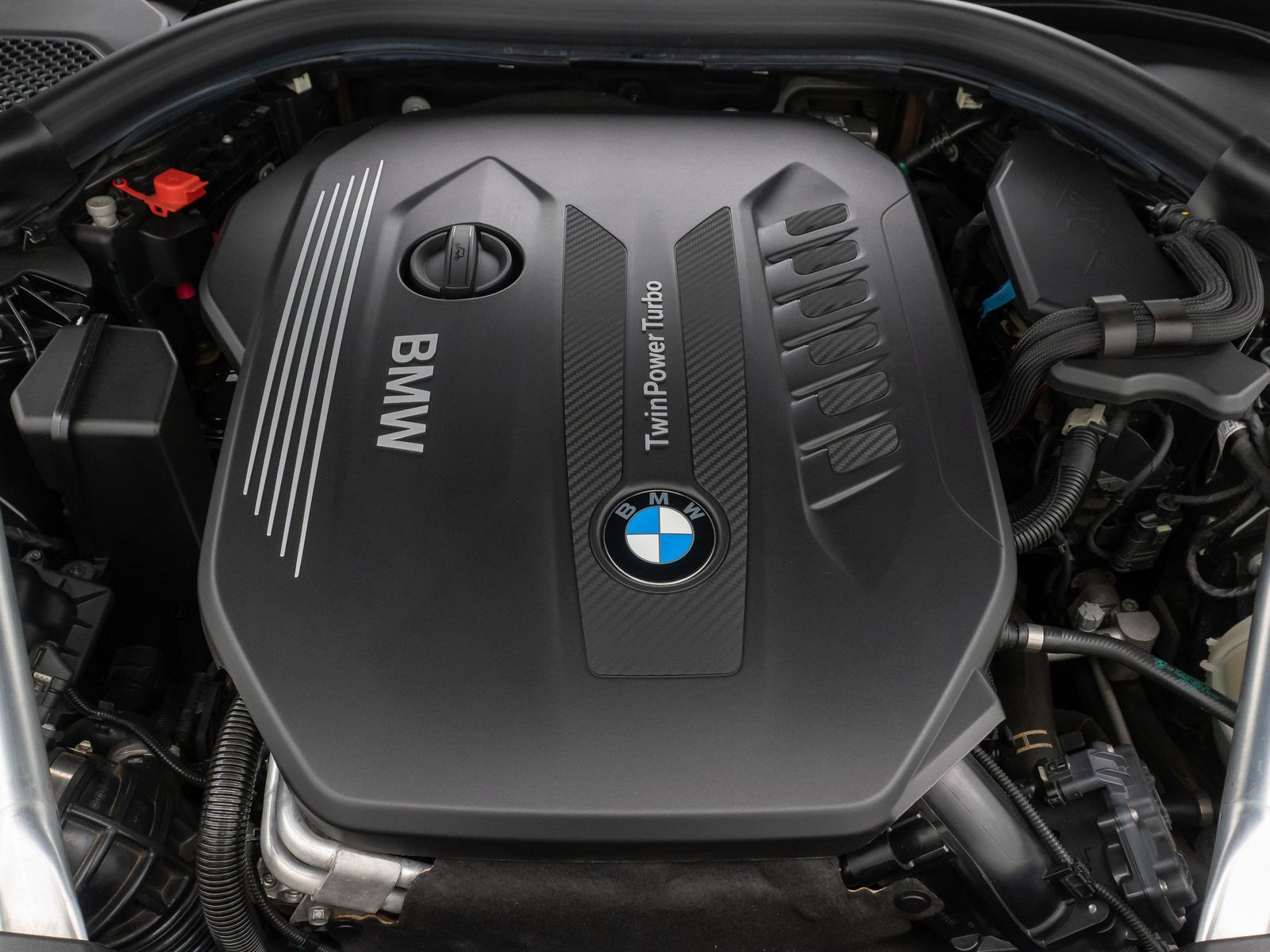 Fahrzeugabbildung BMW 530d Sport Line ACC Kamera HUD HiFi DisplayKey