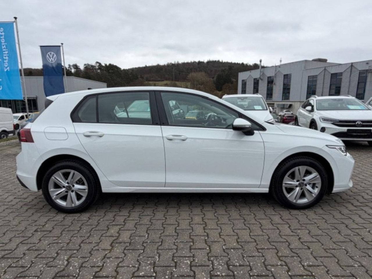 Volkswagen Golf VIII Life 1.5 TSI LED App-Connect ACC foto 5