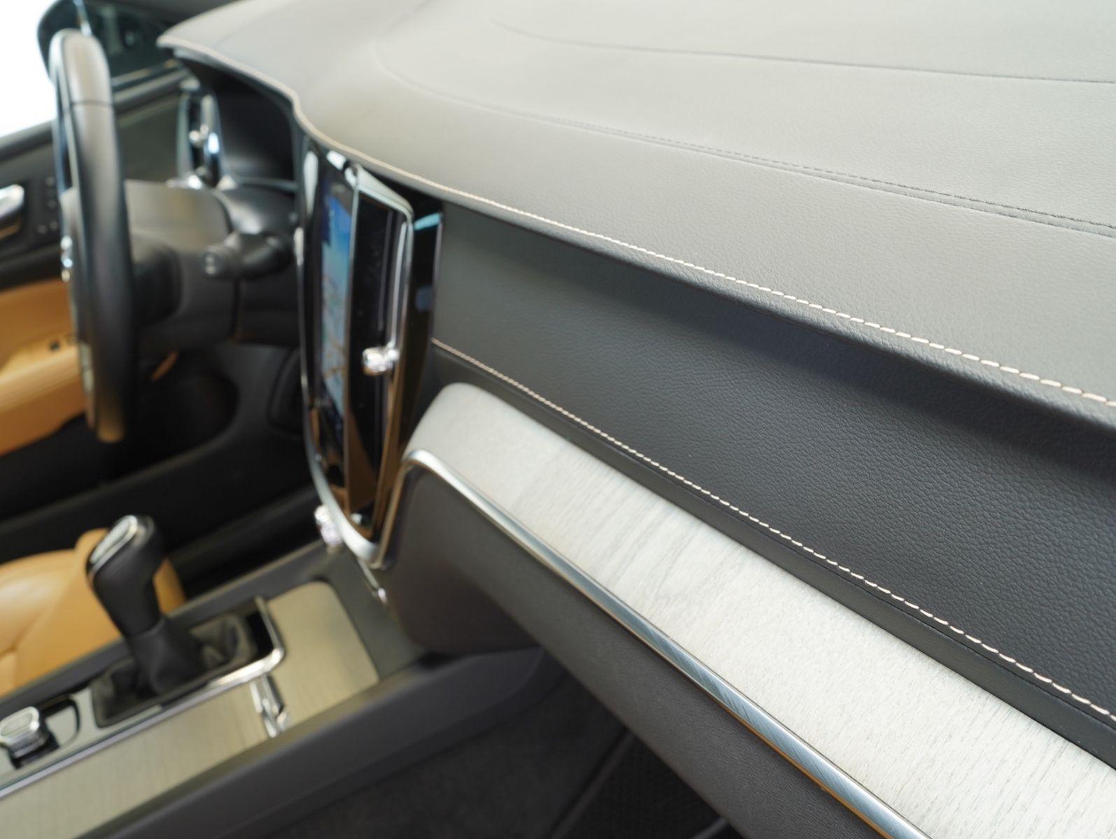 Fahrzeugabbildung Volvo V60 Kombi Inscription XENIUM/ACC/BLIS/PANO/360°