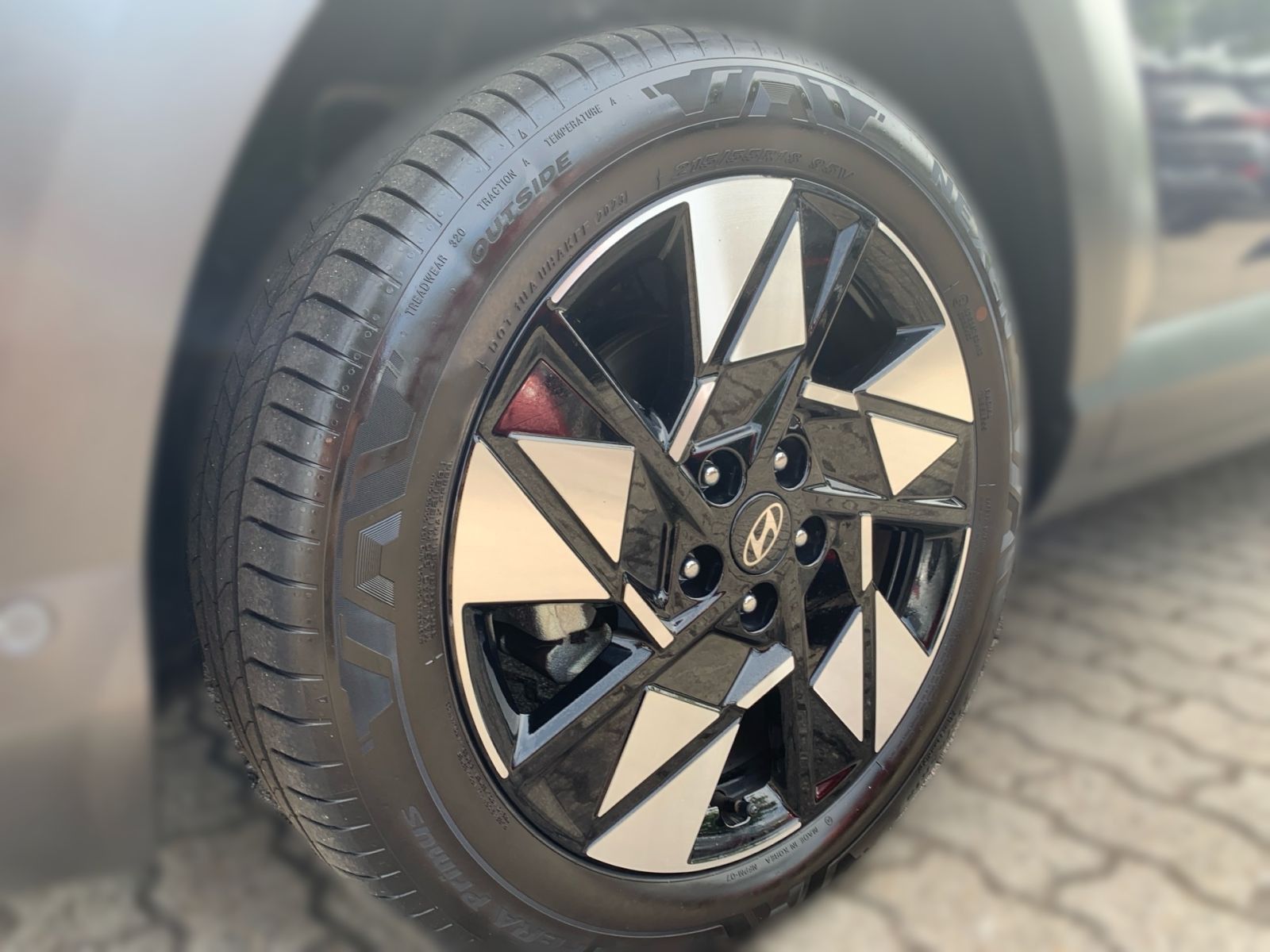 Fahrzeugabbildung Hyundai KONA 1.6 GDI Prime Hybrid Sitz Paket BOSE