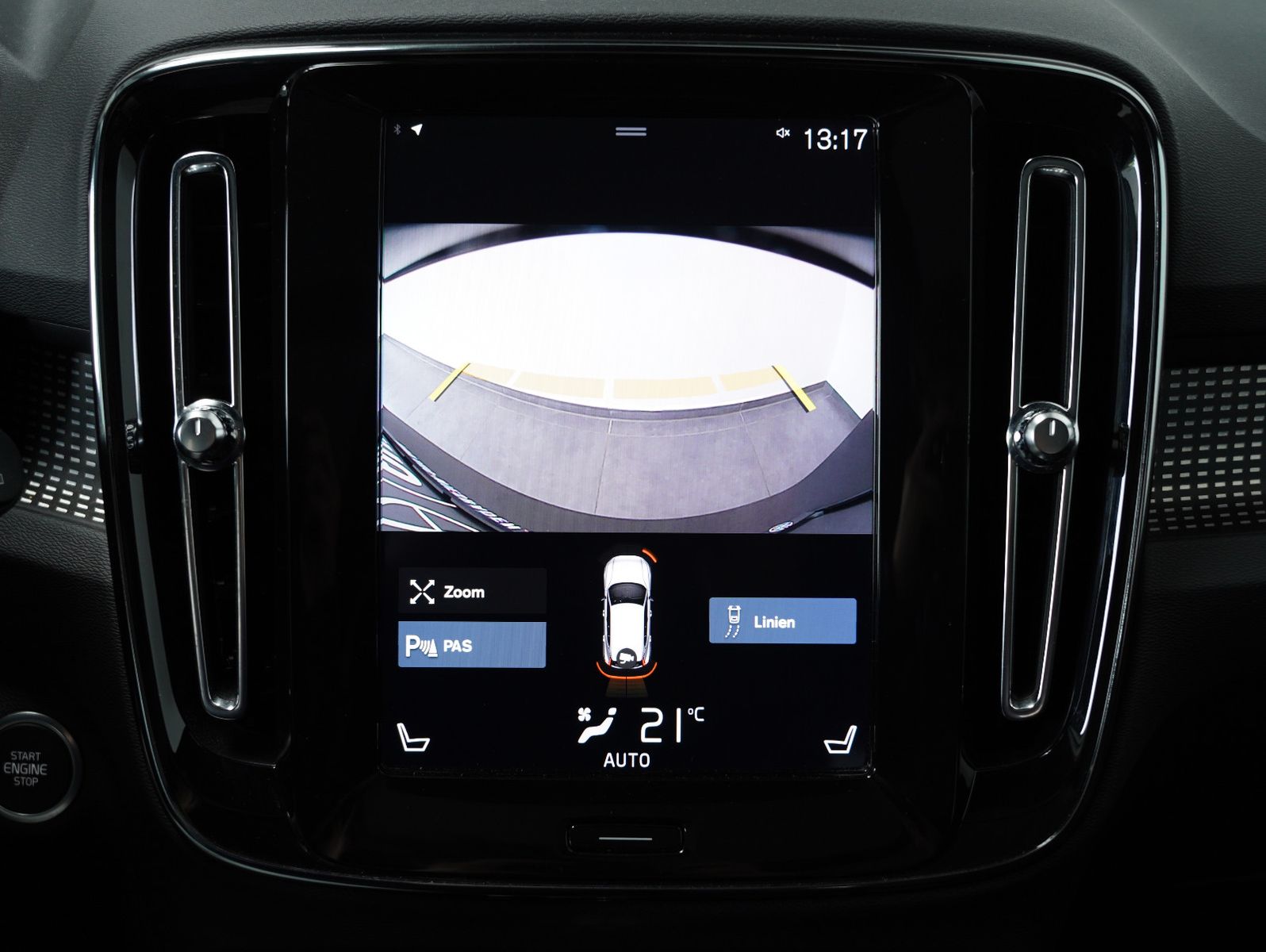 Fahrzeugabbildung Volvo XC40 T3 R Design LED/NAV/KAMERA/PANO