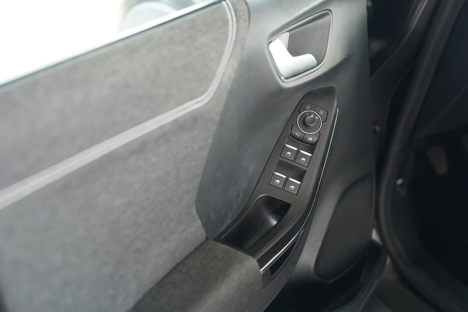 Fahrzeugabbildung Ford Puma Titanium Hybid*ASSISTENZ-SYS.*WINTER-P.