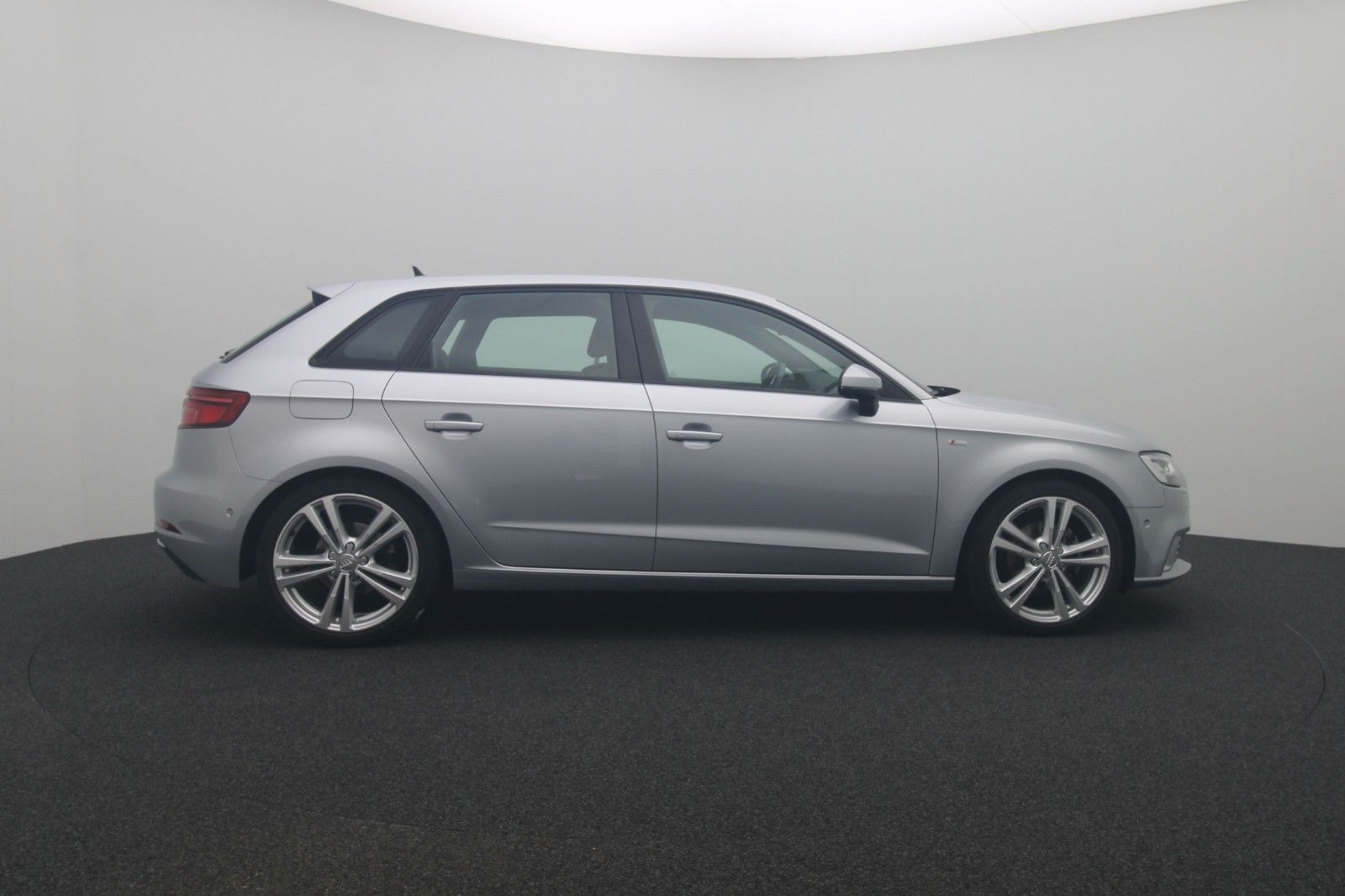 Fahrzeugabbildung Audi A3 Sportback 35 TFSI Sport S-Line