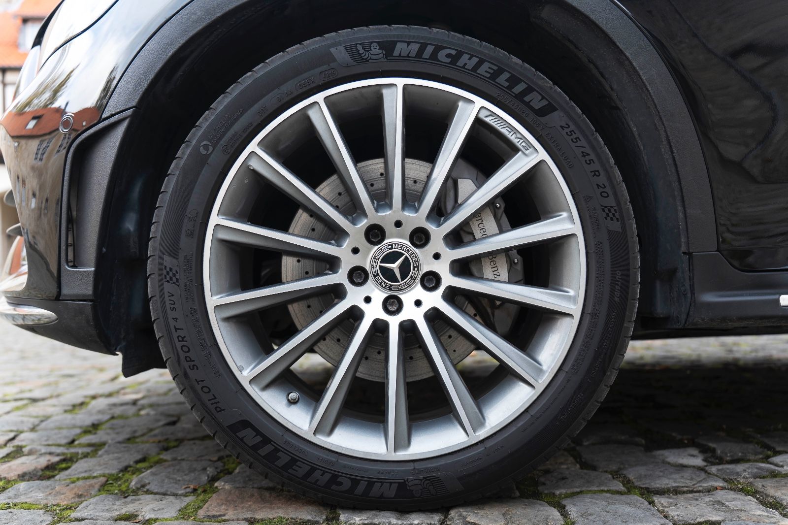 Fahrzeugabbildung Mercedes-Benz GLC 300d 4Matic AMG-LINE LED KAM NAV