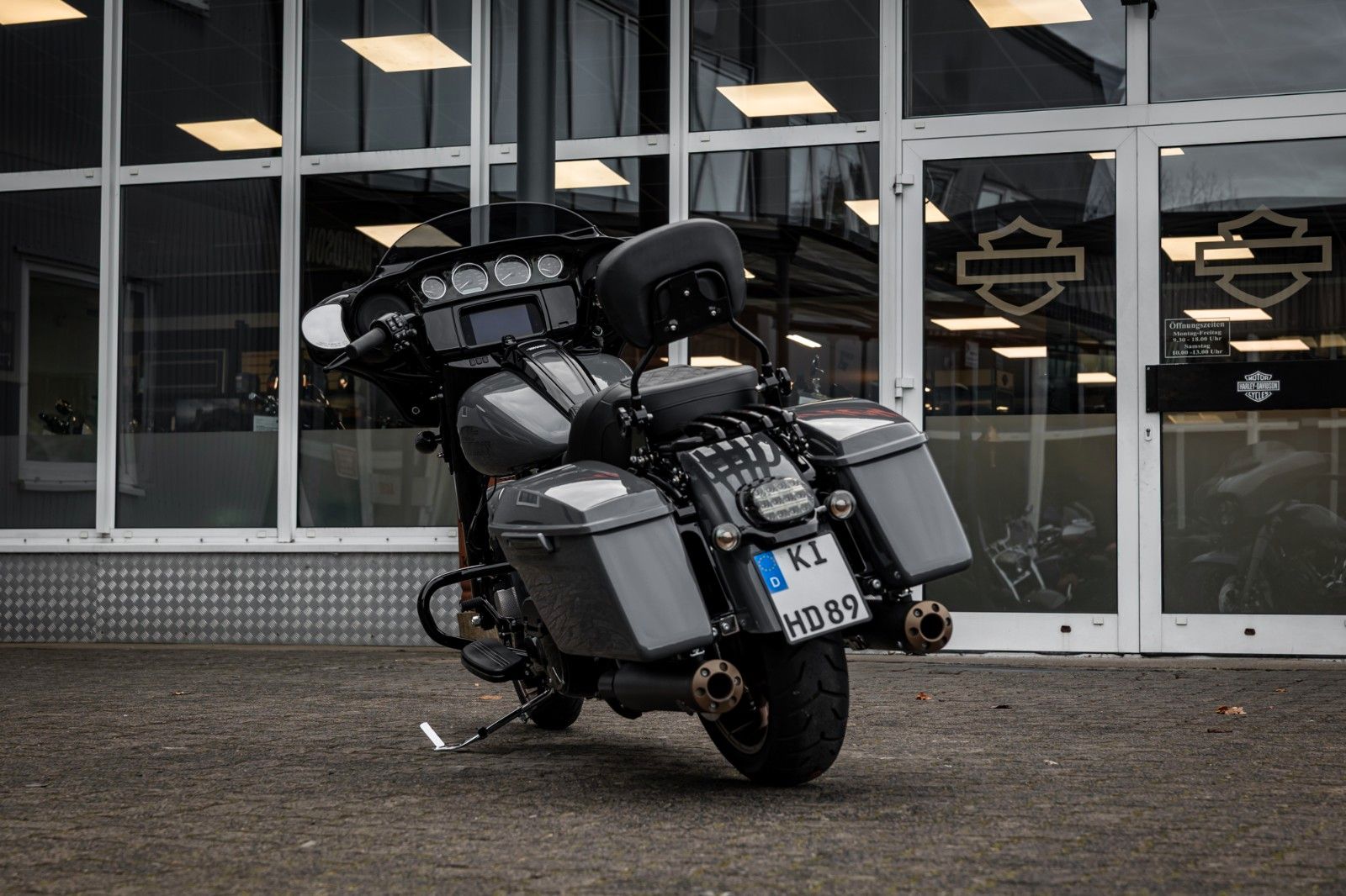 Fahrzeugabbildung Harley-Davidson FLHXST STREET GLIDE ST 117 - Jekill & Hyde -