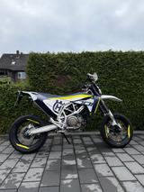 Husqvarna 701 Supermoto - HUSQVARNA 701 SUPERMOTO