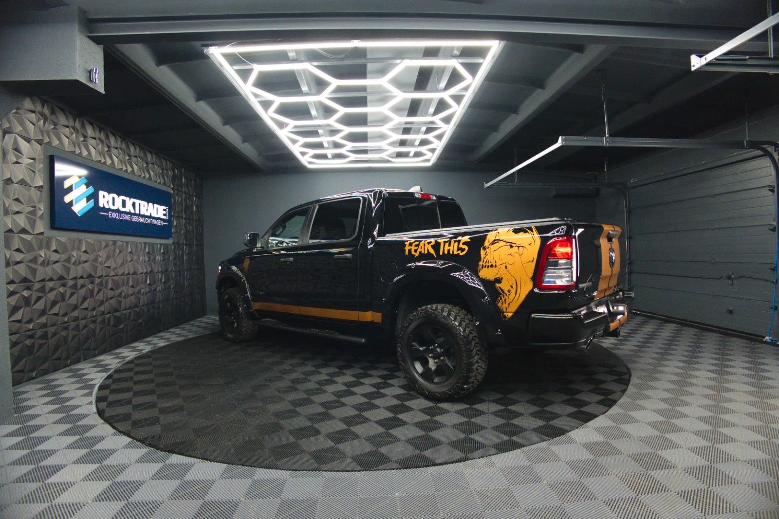 Fahrzeugabbildung Dodge RAM 5.7 V8 HEMI 4x4 OFFROAD Night RAPTOR 19%