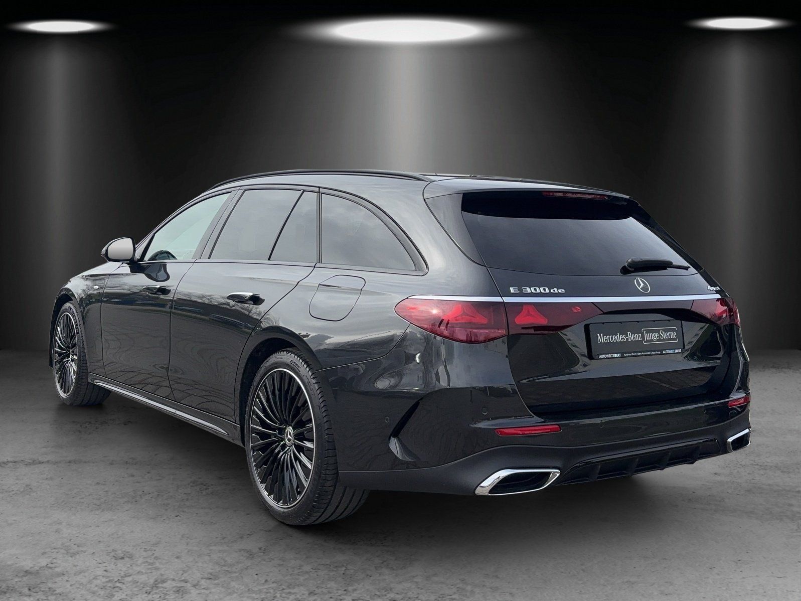 Fahrzeugabbildung Mercedes-Benz E300de 4M T AMG Prem+ AIRMATIC Hyper AHK Fahrasi