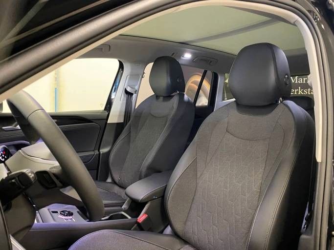 Fahrzeugabbildung Volkswagen Tiguan 1.5 eTSI OPF DSG+AHK + NAVI+PARKASSISTENT