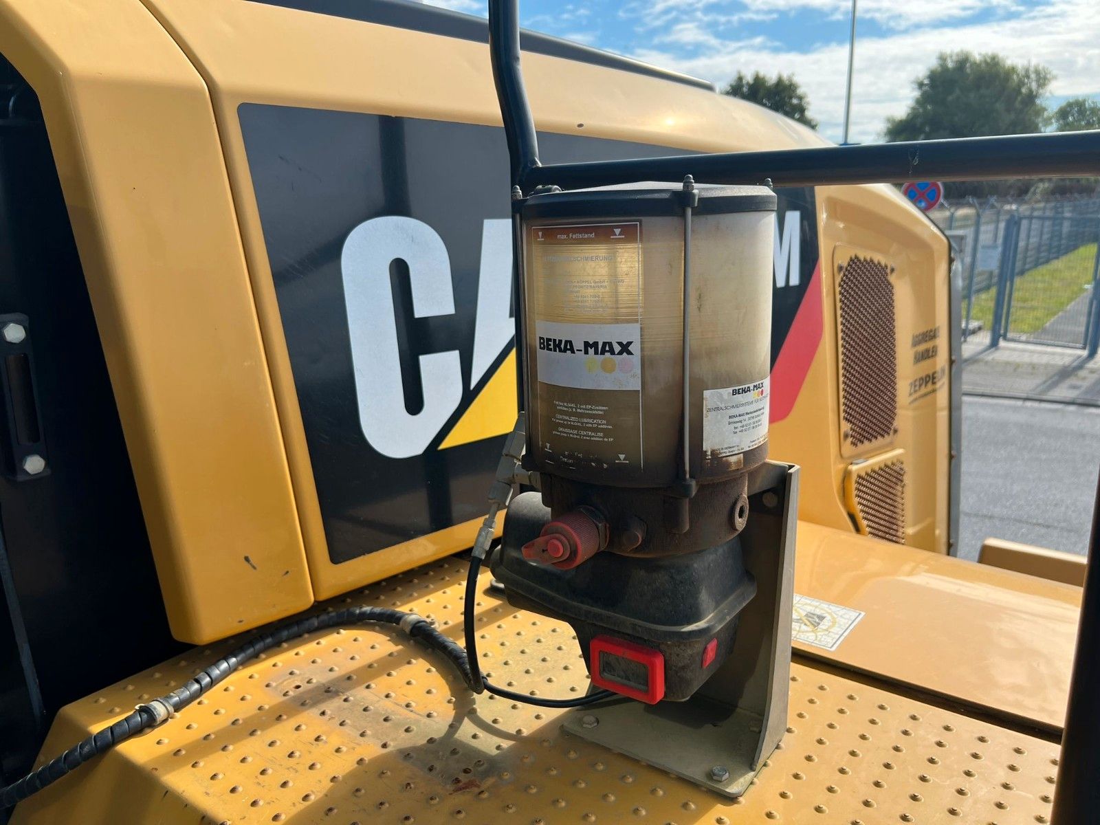 Fahrzeugabbildung CAT 966M XE 4x4 Radlader,Waage ,ZSA