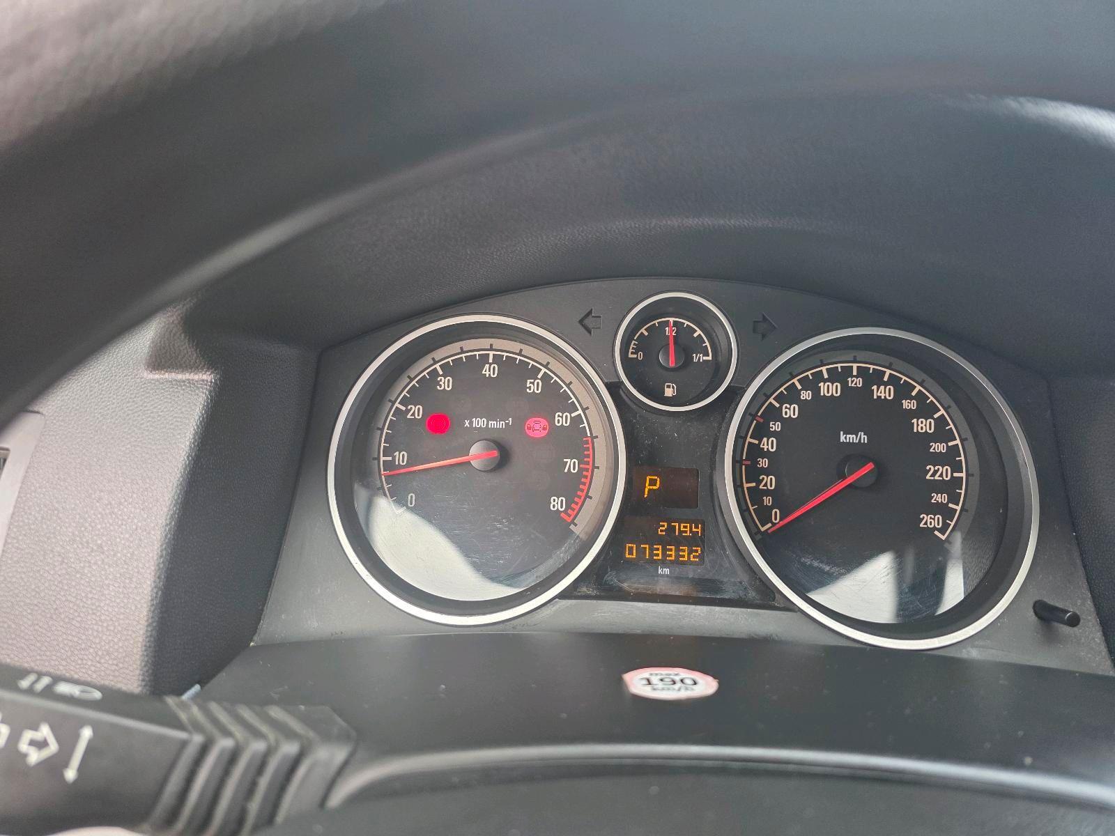 Opel Astra 2006 — photo 10