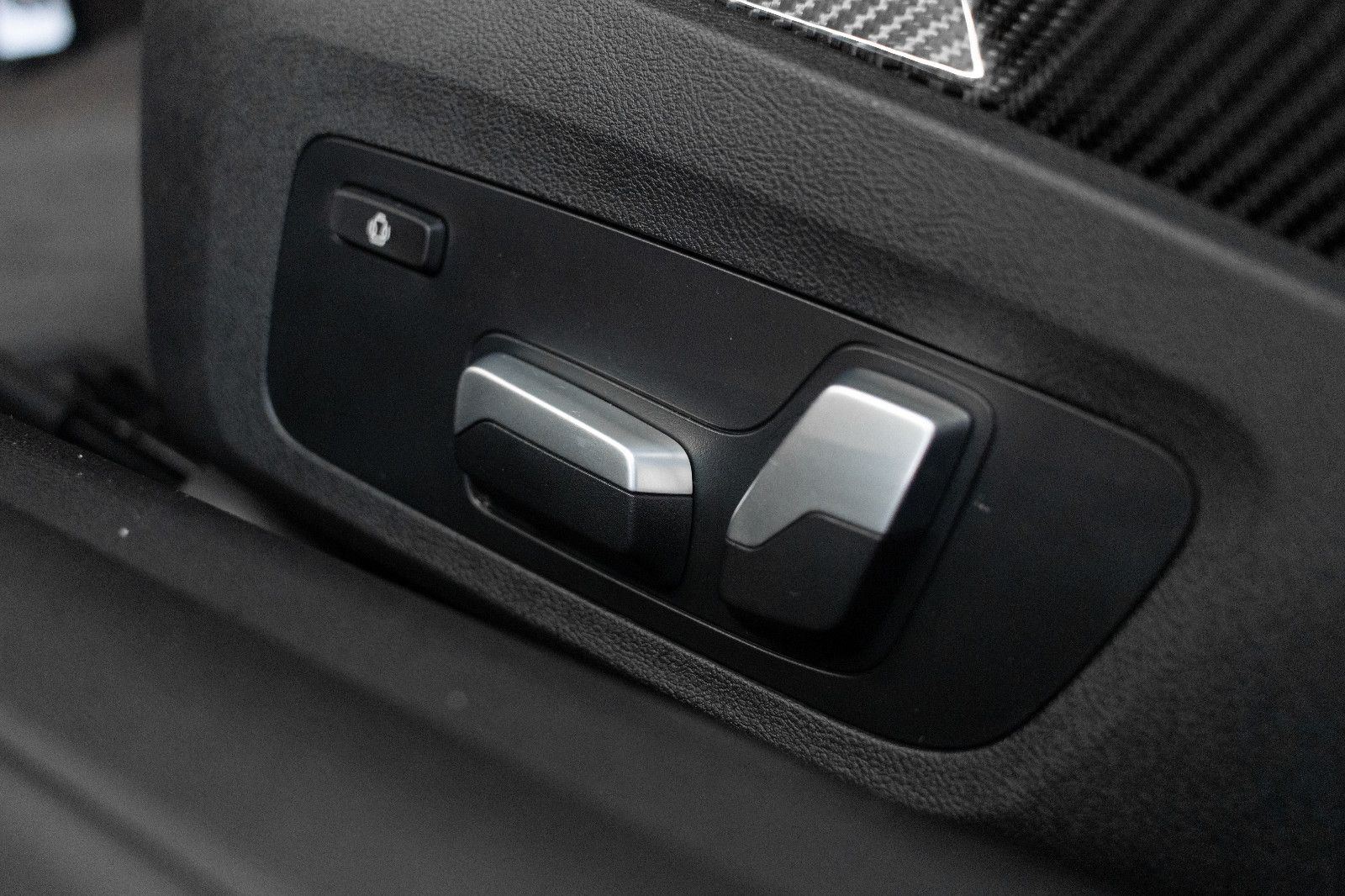 Fahrzeugabbildung BMW M4 Competition 50 Jahre Edition M/KERAMIK/CARBON