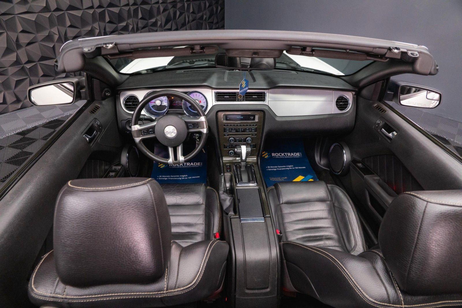 Fahrzeugabbildung Ford Mustang 3.7 V6 GT Cabrio | TÜV 2028 | 4Season