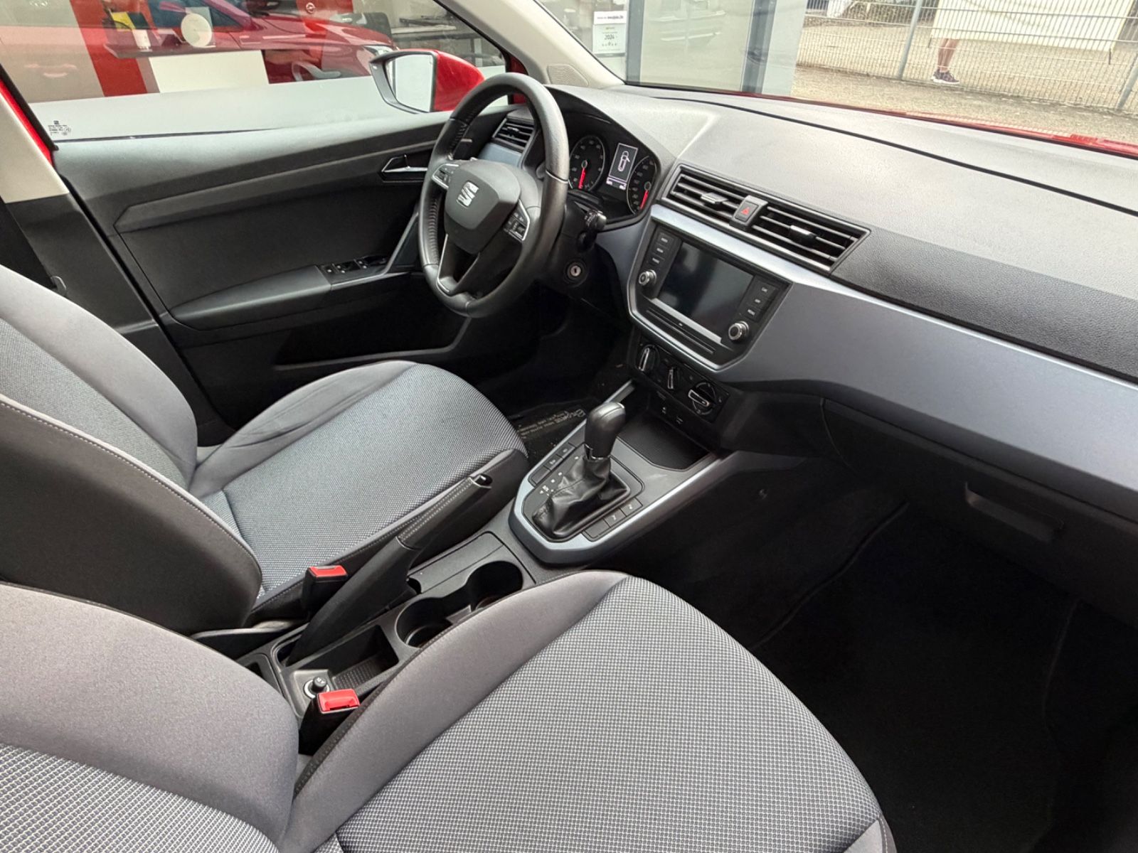 Fahrzeugabbildung SEAT Arona Style Automatik+NaviZB+1.Hand+Klima+Allw.