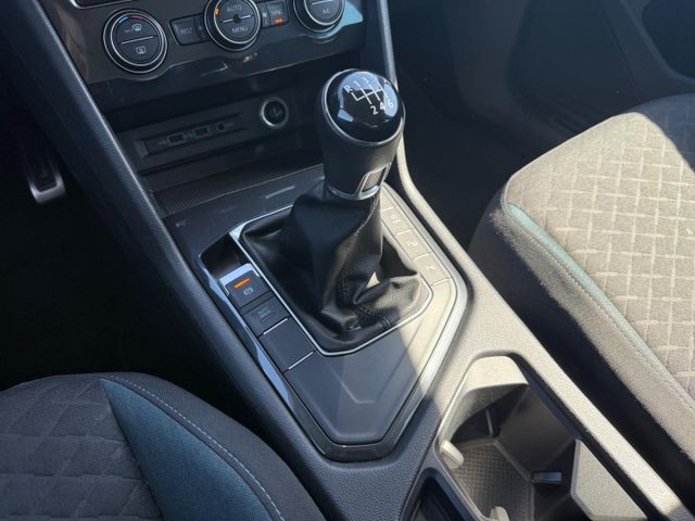 Tiguan IQ.DRIVE 1.5 TSI AHK-klappbar Navi Apple 