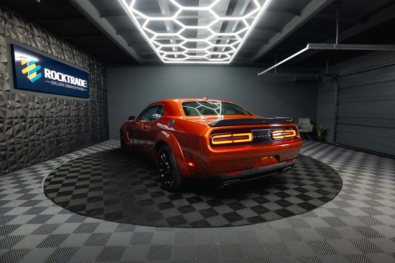 Fahrzeugabbildung Dodge Challenger 6.4 V8 SRT 392 R/T SCAT PACK WIDEBODY