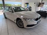 BMW 520d Touring Sport Line|HUD|AHK|KEYLSS|LEDER|LED - BMW 520 in Köln