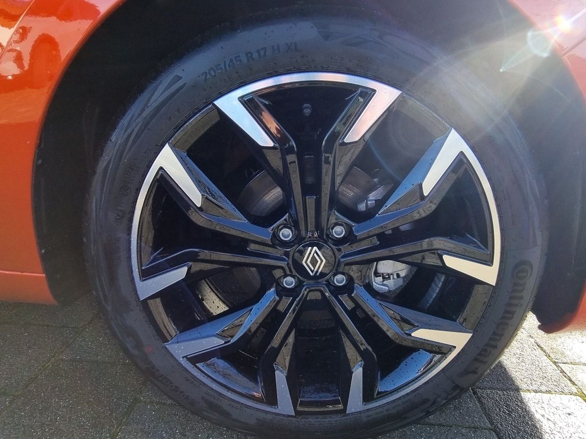 Fahrzeugabbildung Renault Clio Techno TCe 90