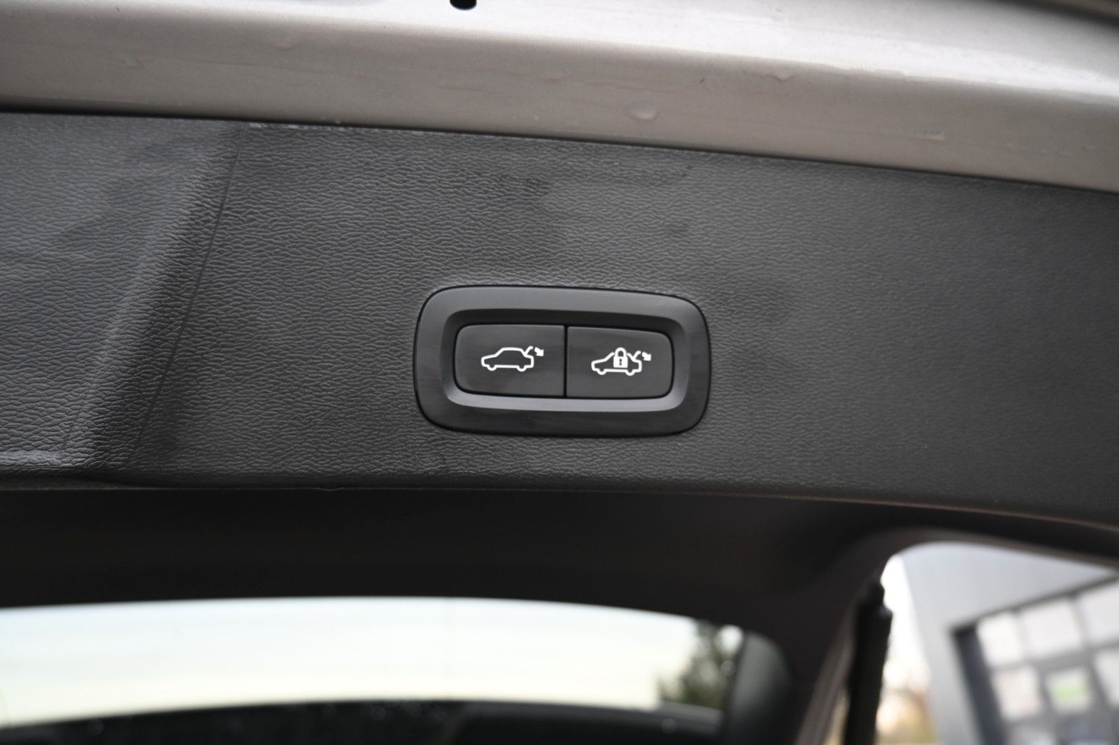 Fahrzeugabbildung Volvo XC40 Single Ext. Range Plus*LED*STHZ*CAM*BLIS