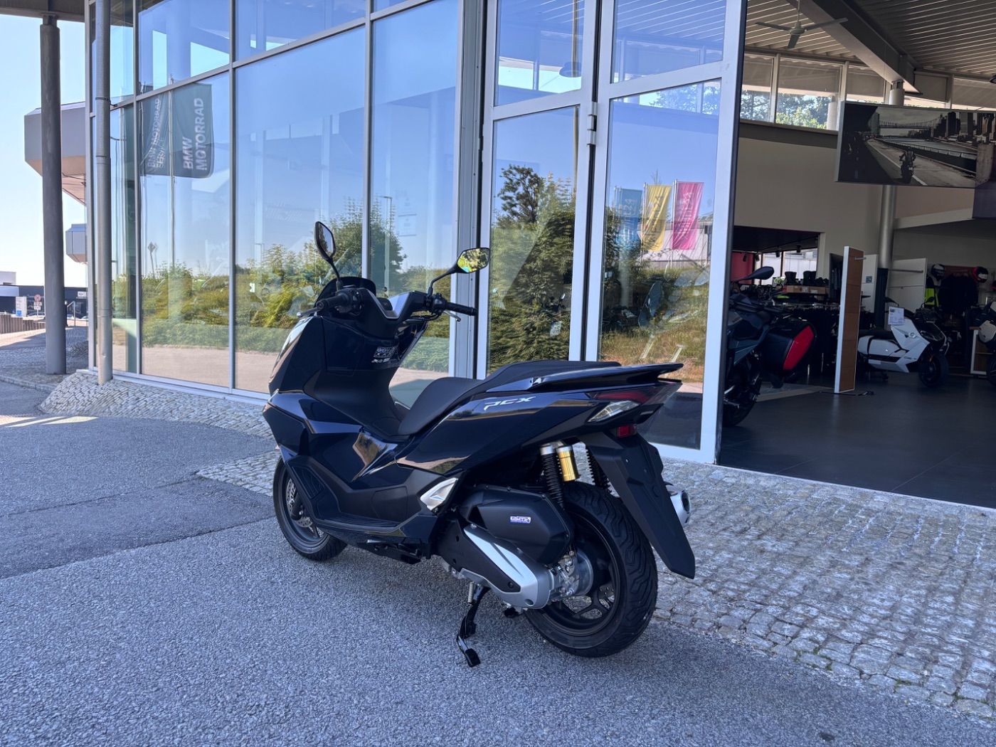 Fahrzeugabbildung Honda PCX 125 Modell 2026 mit Konnektivität, sofort