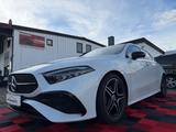 Mercedes-Benz A 180 AMG Line*Night-Paket*LED*Keyl.* - Mercedes-Benz A 180 mit Benzin-Antrieb: Automatik