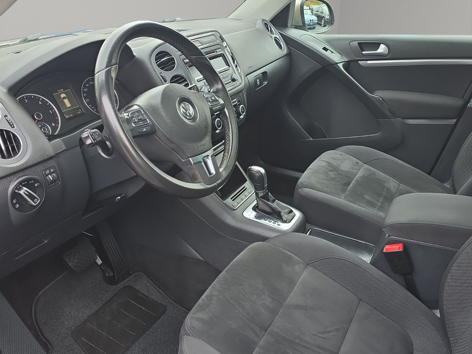 Fahrzeugabbildung Volkswagen Tiguan Sport & Style 4Motion+1.HAND+AUTOMATIK