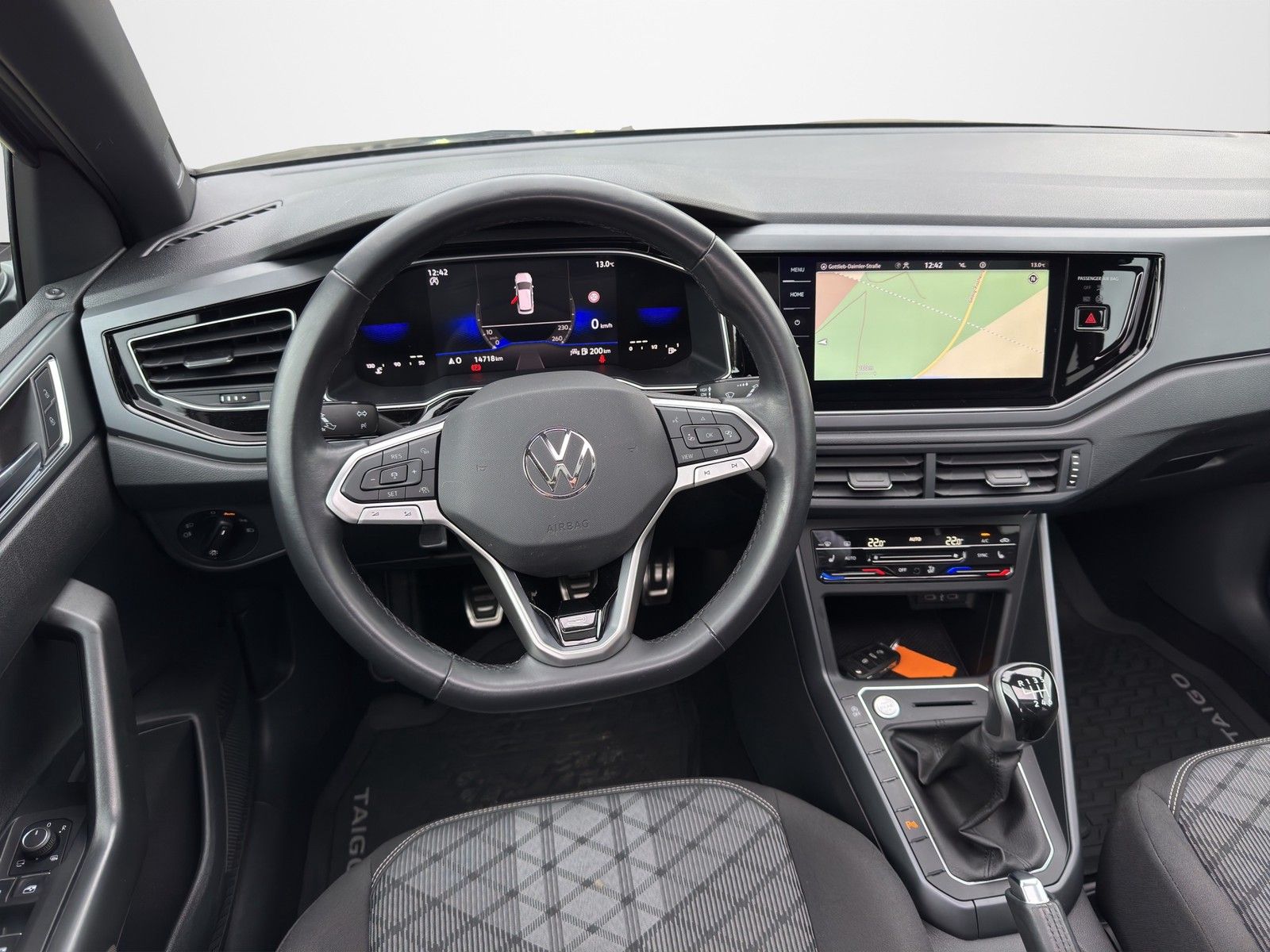 VW Taigo 1.0 TSI R-Line KLIMA / PANORAMA / NAVI / M - Image 11