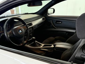 BMW 330xd COUPE ALLRAD SCHALTER M-SPORTPAKET 2.HAND