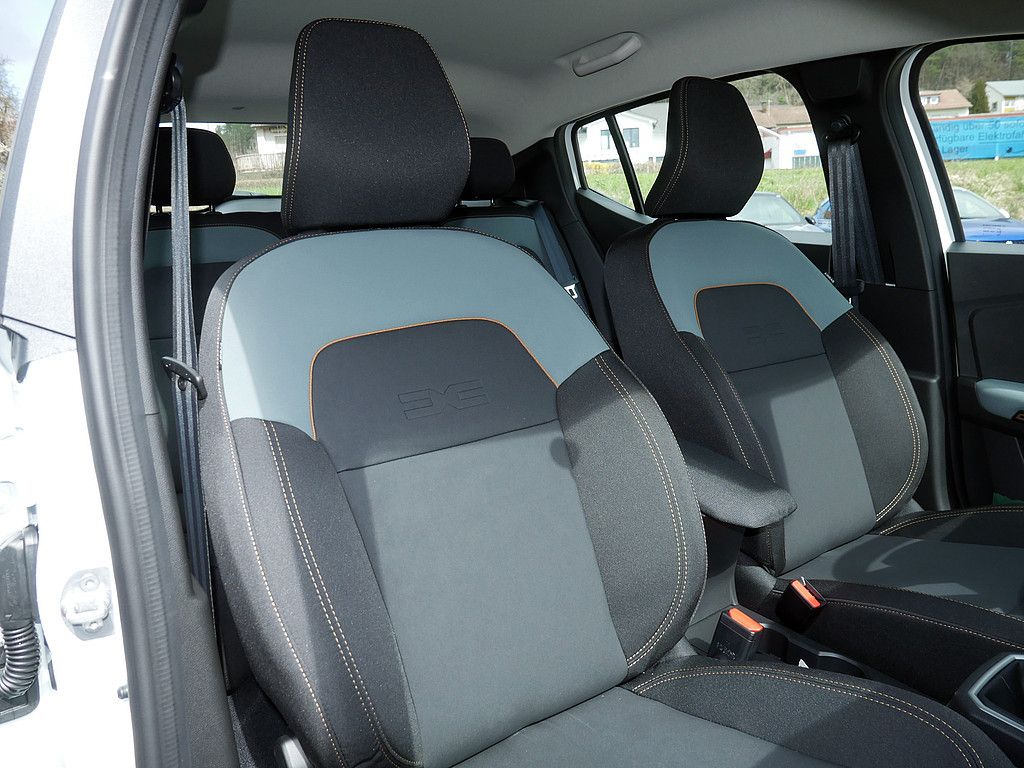 Fahrzeugabbildung Dacia Sandero Stepway Extreme TCe 110 NAVI LED 360°