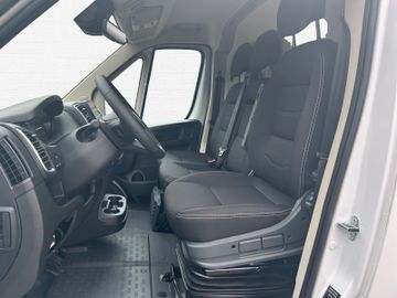Fotografie 13 des Opel Movano Kasten 35 L2H2 140 AT ALLWETTER KAMERA