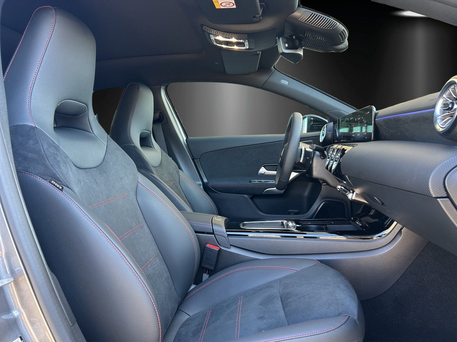 Fahrzeugabbildung Mercedes-Benz A 220 d AMG Distronic MULTIBEAM Pano KEYGO Sound