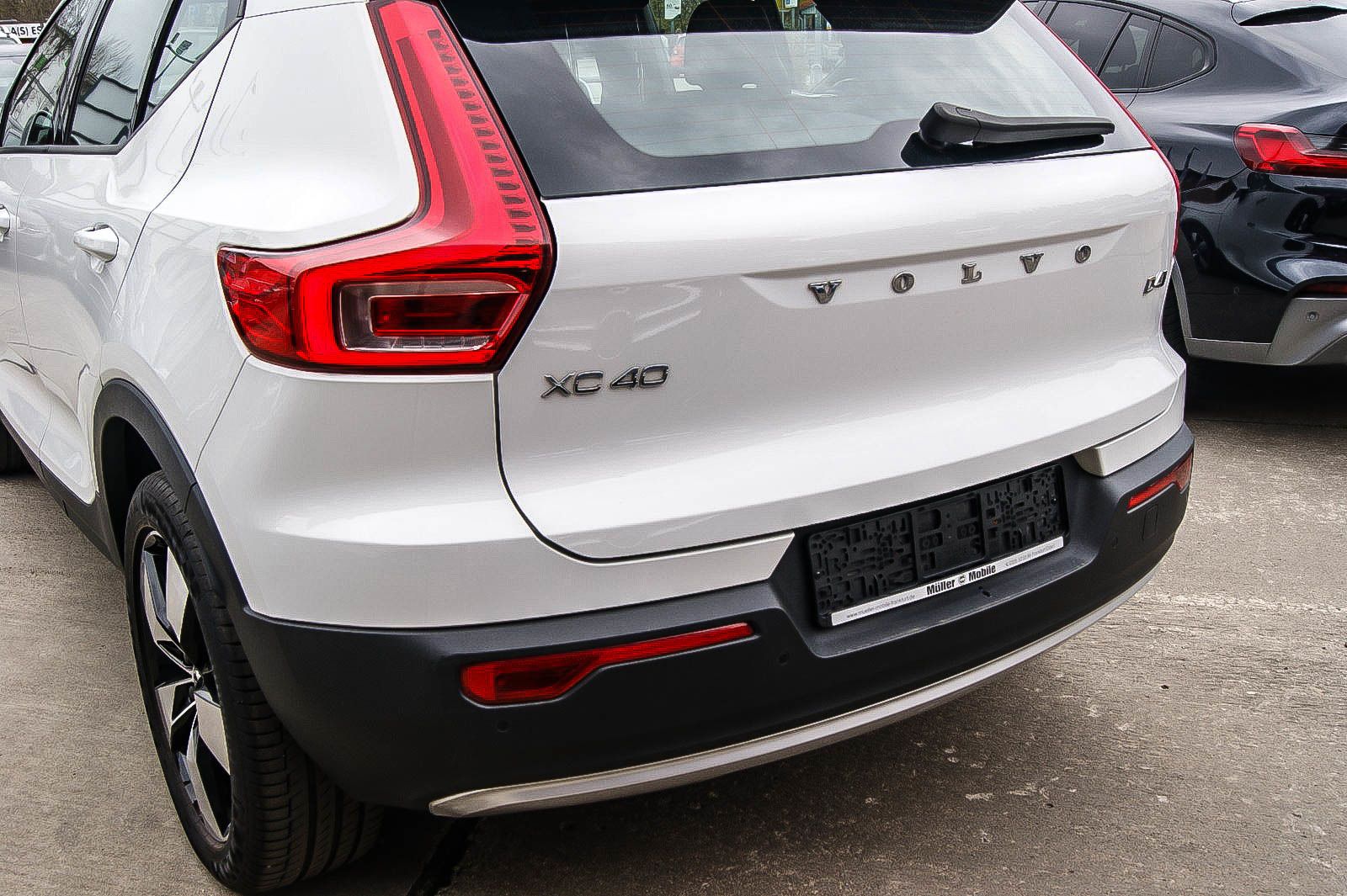 Volvo XC40 D4 Momentum Pro AWD 4x4 LEDER ANHZV PRO-PAK foto 23