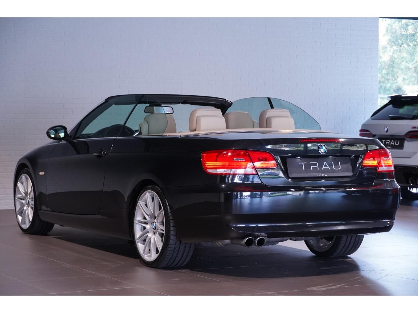 BMW 330 i Cabrio Memo Comfortpak. Leder 19''HIFI Key