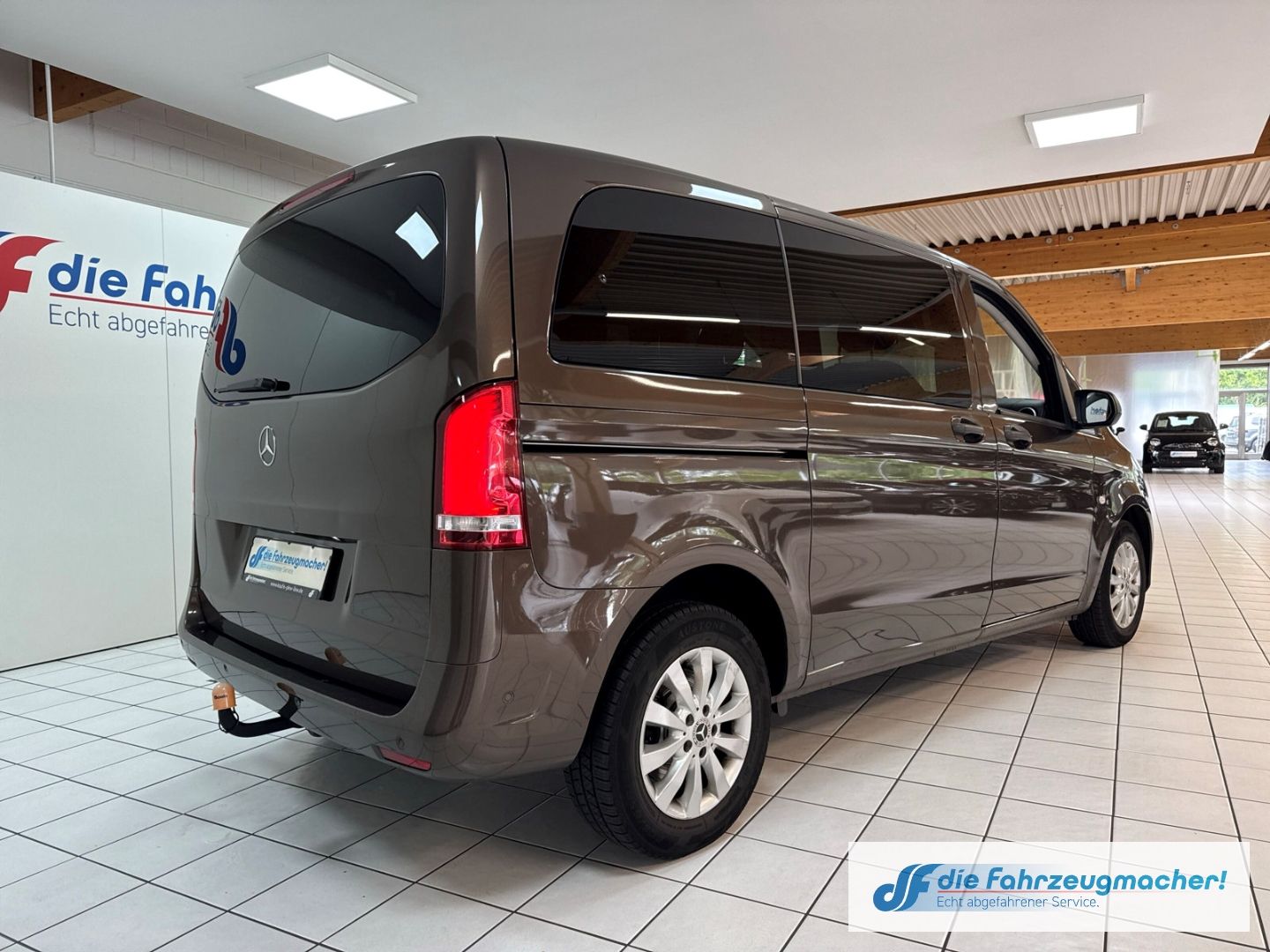 Fahrzeugabbildung Mercedes-Benz Vito Tourer 116 CDI BT kompakt BlueTEC *EXPORT