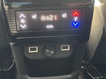 Peugeot 5008 GT 210 Elektromotor KEYLESS*MASSAGE*360°