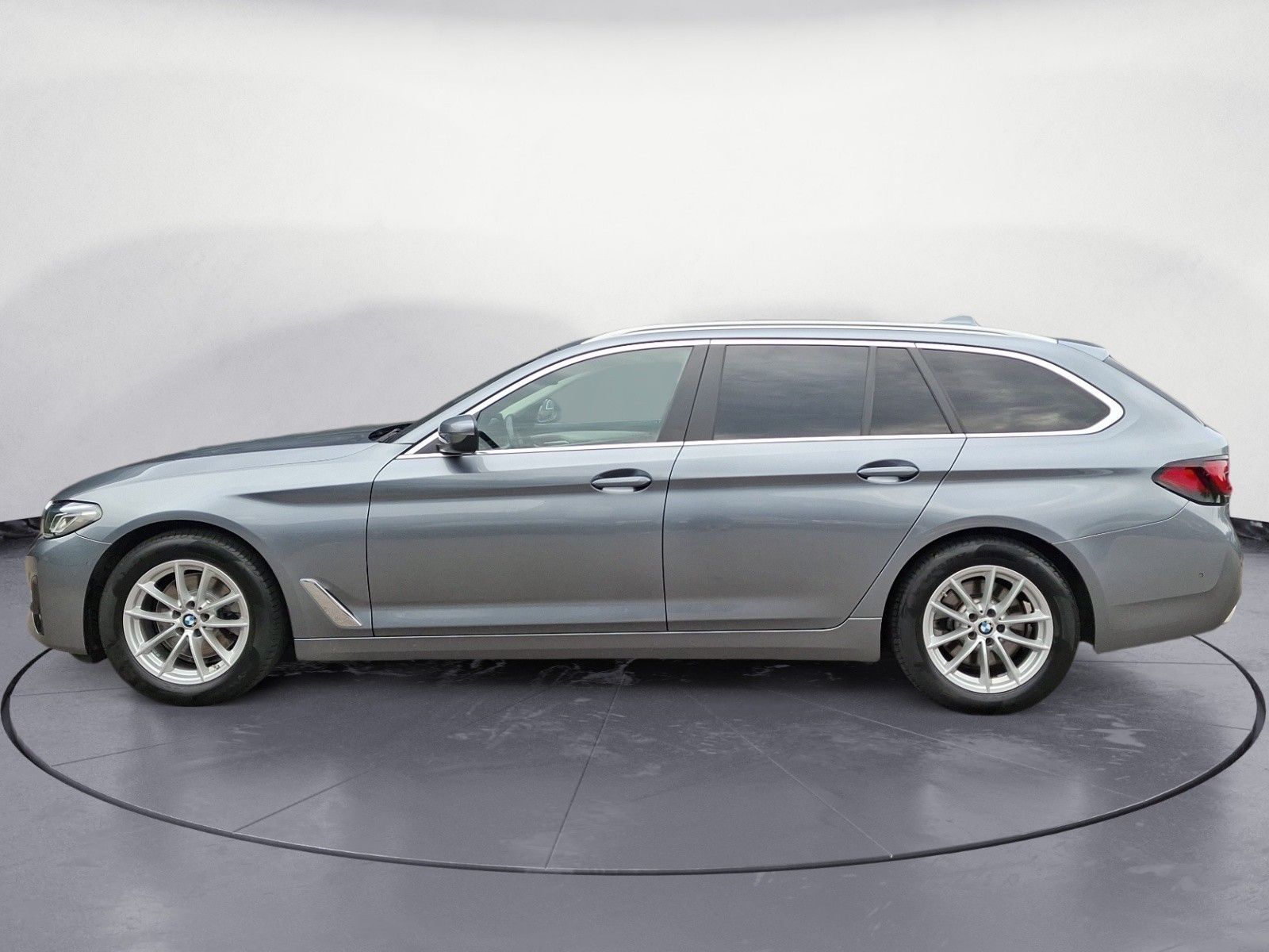 BMW 520d xDrive Touring Aut. Innovationsp. EDC AHK H imagem 3