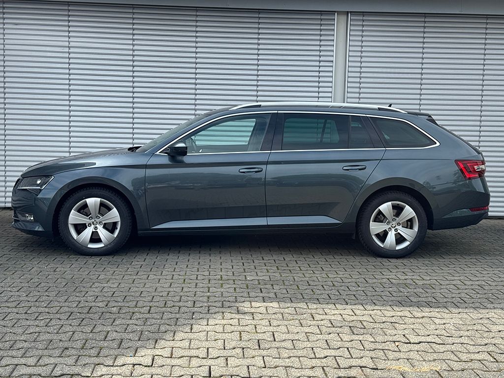 Superb Combi 2.0 TDI Style *NAVI*ACC*KAMERA*