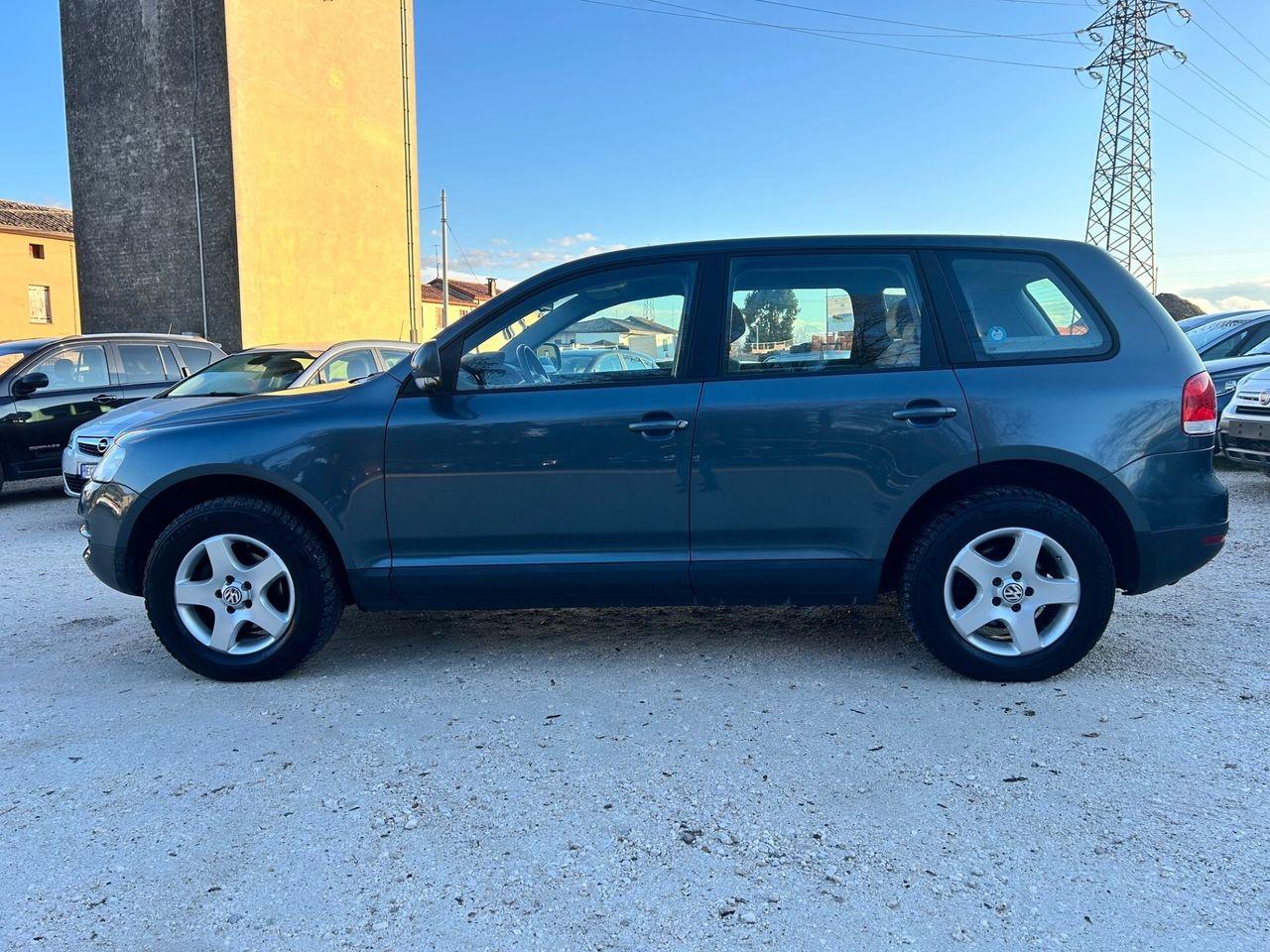 Volkswagen Touareg 2005 — photo 12