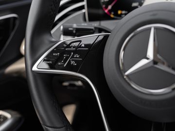Mercedes E 220 - 11