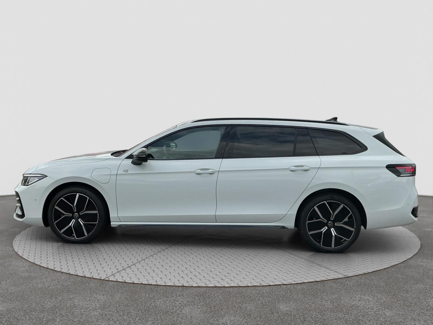 Volkswagen Passat Variant 1.5 TSI eHybrid 6-DSG R-Line AHK 