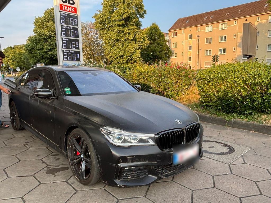 Image of BMW 740