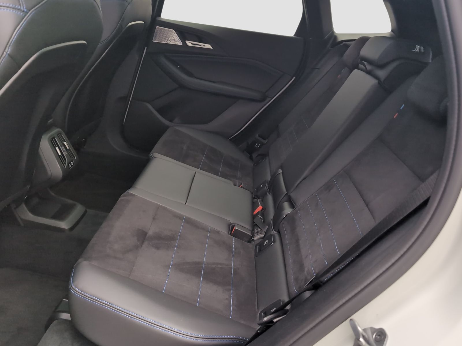 BMW 223 Active Tourer - Bild 9